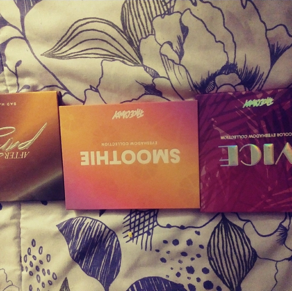 Makeup bundle